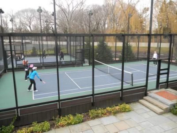 Crest Hollow Country Club