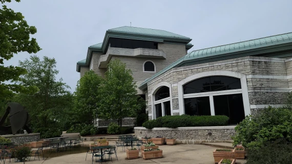 Lewis & Clark Community College Tennis Complex
