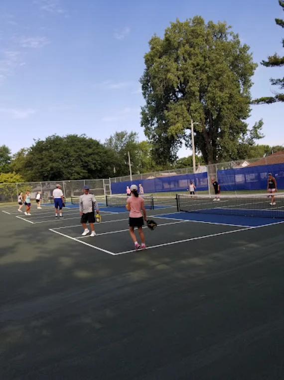 Riverside Park Courts