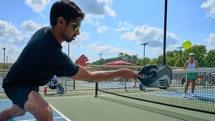 Consider Your Budget When Choosing Best Pickleball Paddles For Beginners
