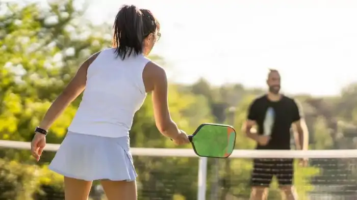 featured image for can you play pickleball singles